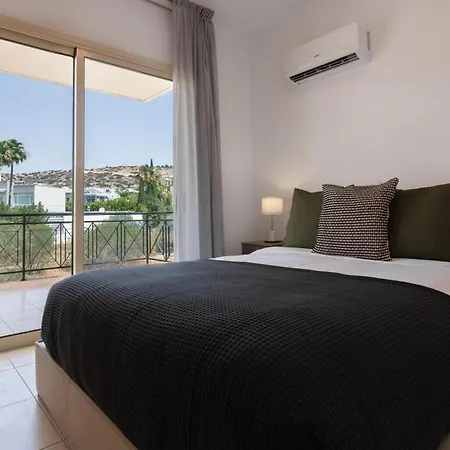 Phaedrus Living Pyrgos Seaside Flat דירה לימסול