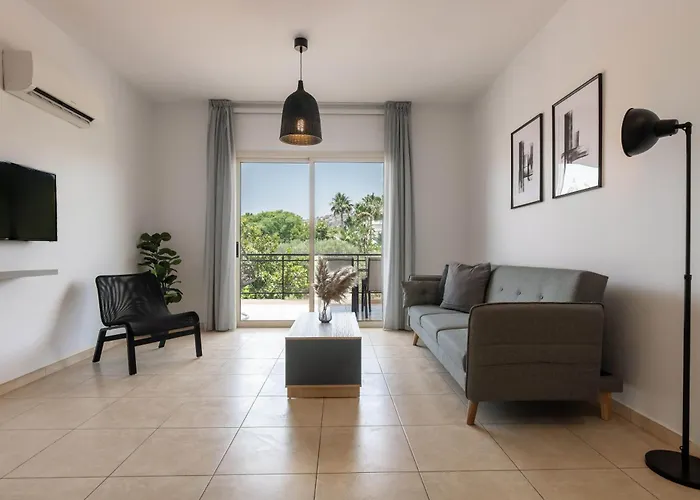 Phaedrus Living Pyrgos Seaside Flat * Lemesos